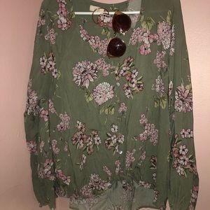 Floral bell sleeve blouse